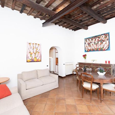 Stunning Campo De Fiori Apartment With Terrace Rome Buitenkant foto