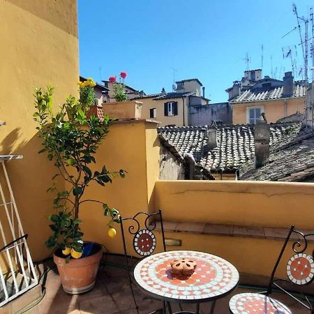 Stunning Campo De Fiori Apartment With Terrace Rome Buitenkant foto