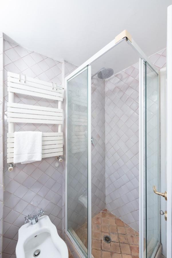 Stunning Campo De Fiori Apartment With Terrace Rome Buitenkant foto